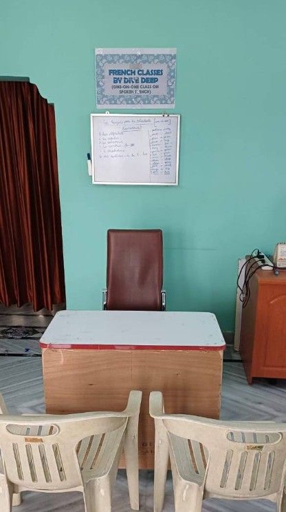 French Classes by Dive Deep image 2